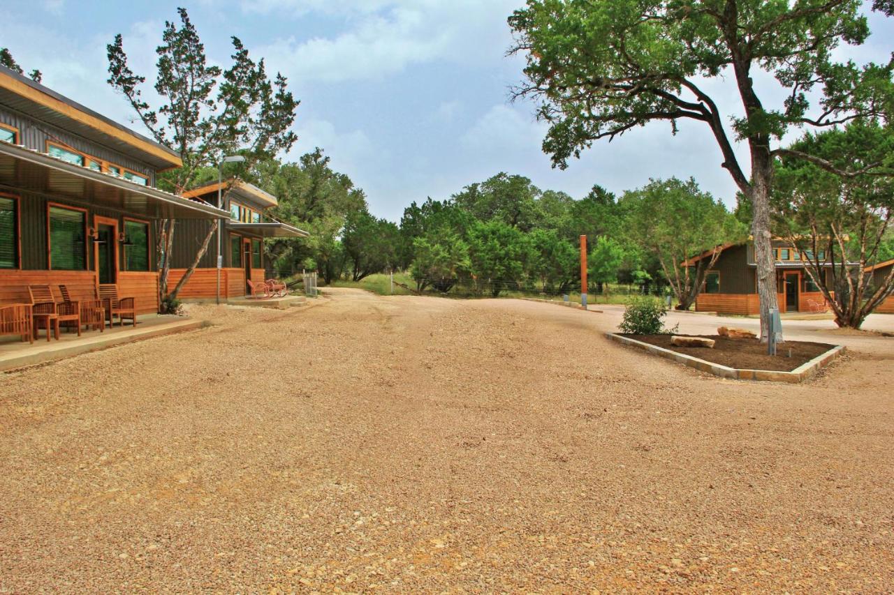 Green Acres Cottages - Dripping Springs Suite Wimberley Bagian luar foto