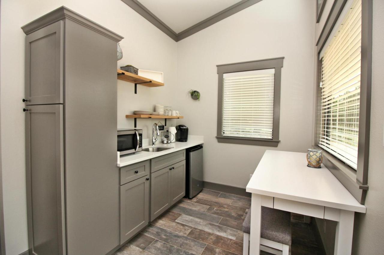Green Acres Cottages - Dripping Springs Suite Wimberley Bagian luar foto